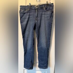 NWT Levi's Boyfriend Jeans size 32